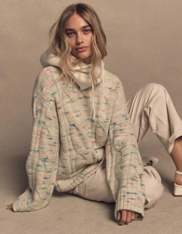 ラスト2！！◇◆AE/アメリカンイーグル/ AEO Vネックセーター / US XXL / パープル / American Eagle（アメリカンイーグル）の「AEOソリッドVネックセーター