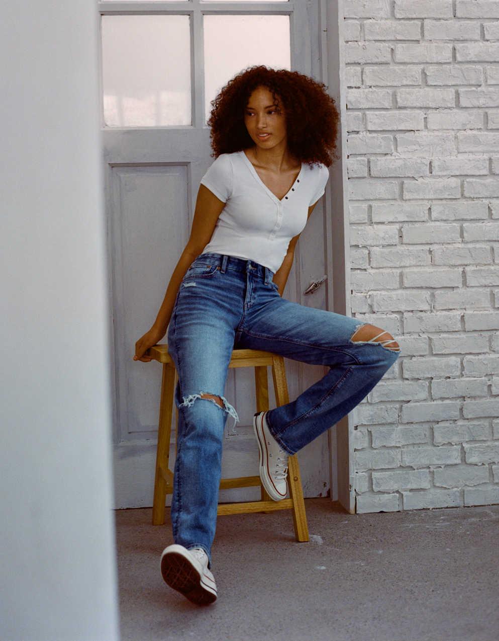 AE ストレッチ カーヴィー ダメージ感のあるウォッシュ加工 ストレート  