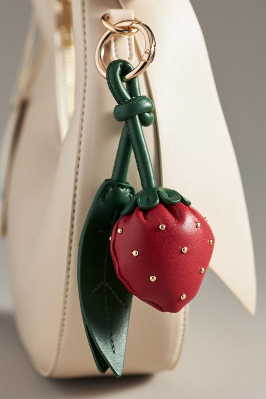 【MELIE BIANCO】Strawberry バッグチャーム Red Strawberry Bag and Key Charm – Bon Femmes
