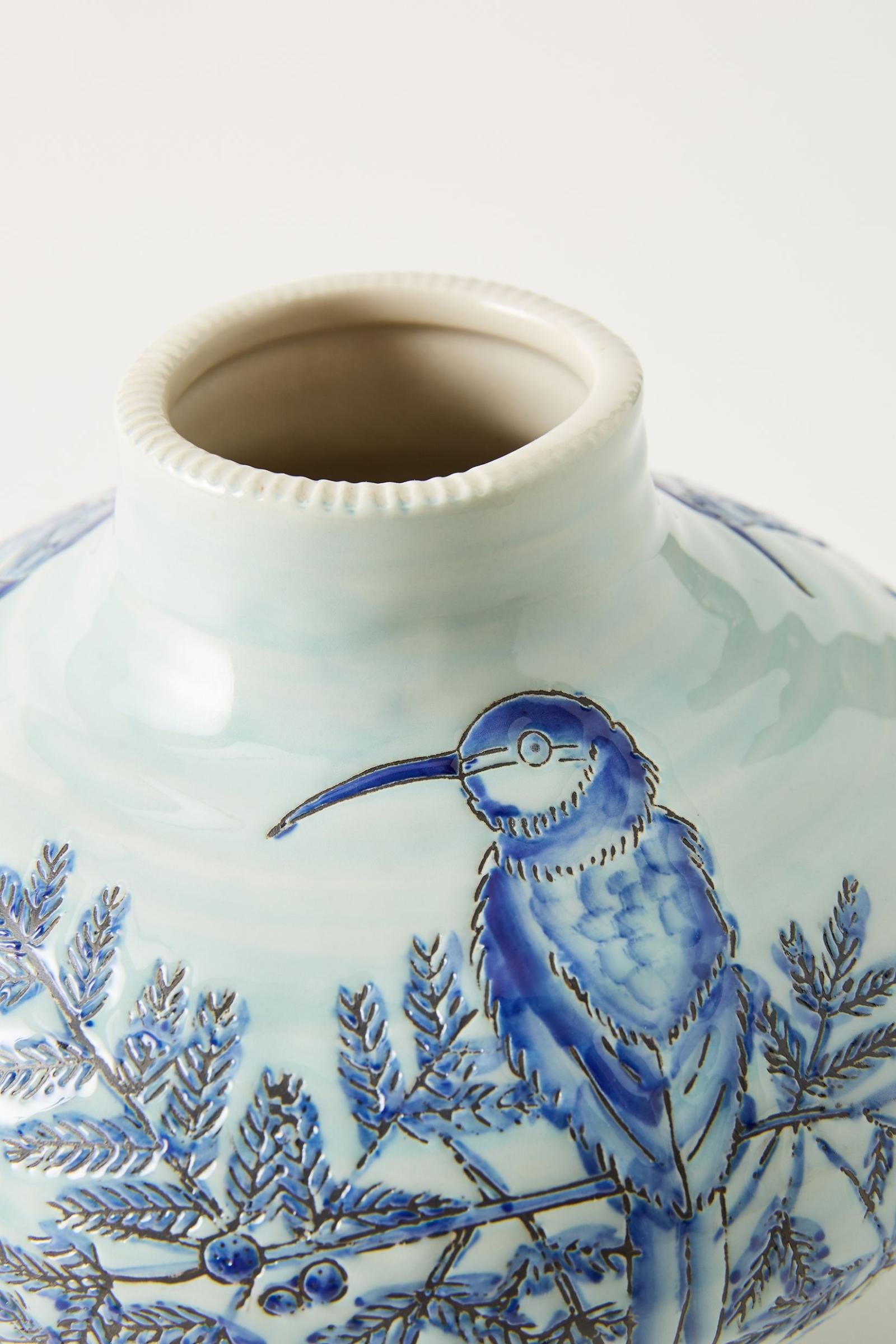 Lisa Ringwood Flora Ceramic Vase 앤트로폴로지 코리아