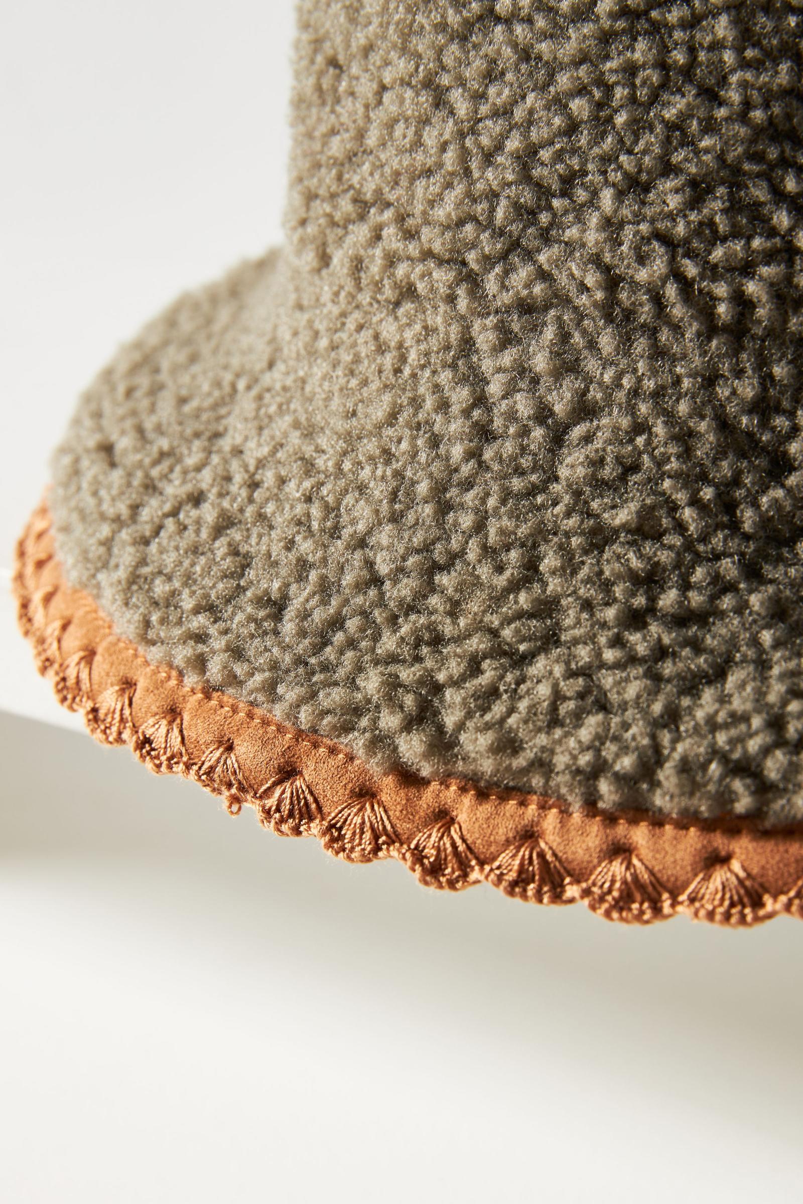 UGG シェルパ　バケットハット UGG® シェルパ・スカラップ・バケット・ハット | Anthropologie