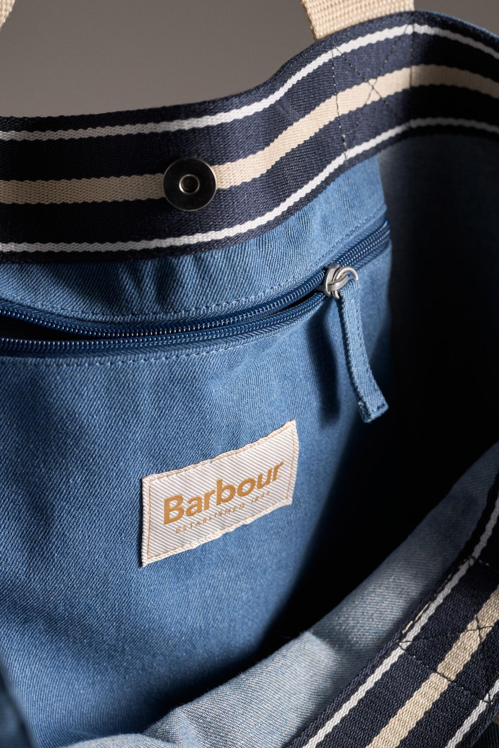 関税込 Barbour Emily トートバッグ デニム Barbour エミリー バーシティ・デニム・トート | Anthropologie