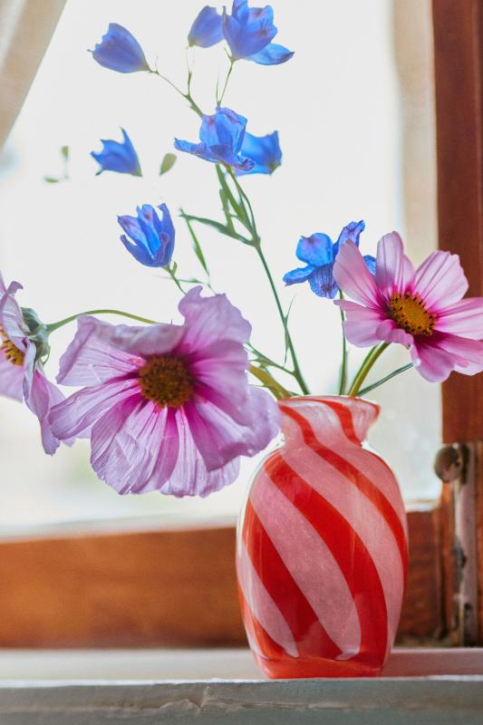 Anthropologieフラワーベース 花瓶 紫 Anthropologieフラワーベース 花瓶 紫
