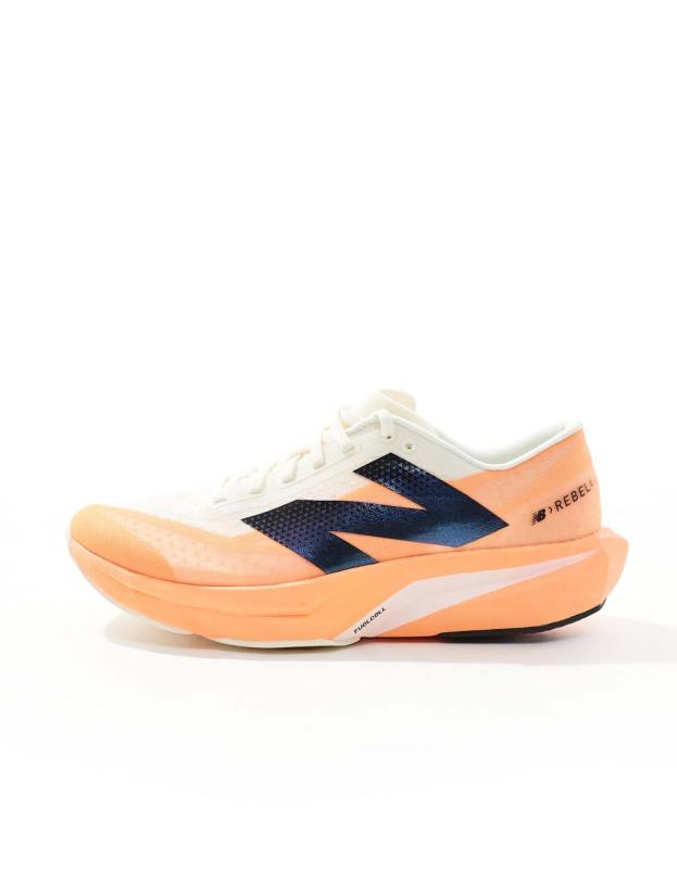 New Balance - ニューバランス Fuelcell Rebel V4 ランニング