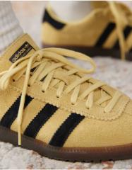 おしゃれ☆adidas☆Bermuda スニーカー Yellow/Black【英国発】 adidas Originals Womens Bermuda - Powder Yellow/Core Black