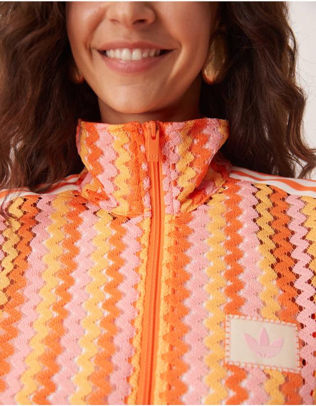 adidasの王冠や目やアディダスのマークが可愛いジャージ！ピンク、オレンジ。 adidasの王冠や目やアディダスのマークが可愛いジャージ！ピンク