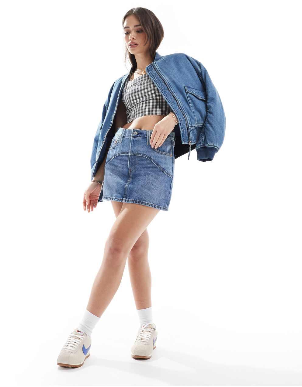 【関税込み】Levi's ブルー Western Icon デニム ミニスカート Levi'sのブルー Western Icon デニム ミニスカートがセール中