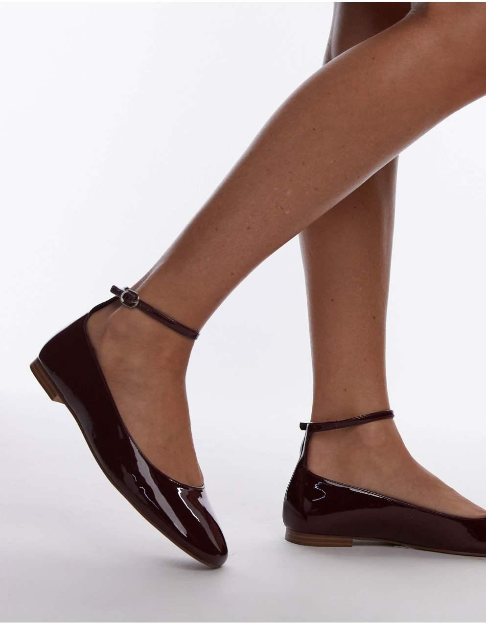 ARMANIのワインレッドのパンプス