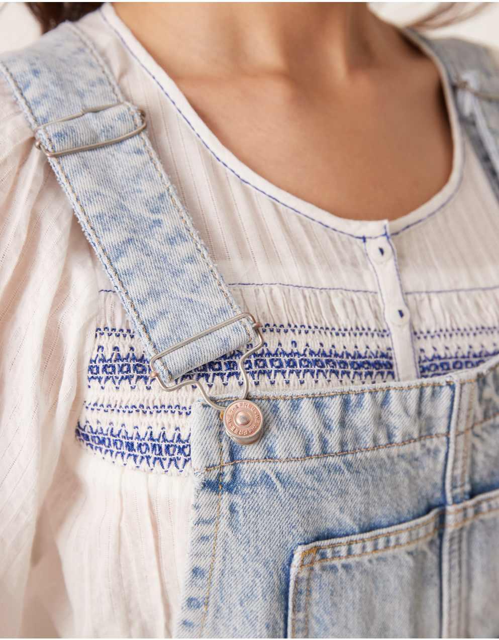 ☆Free People フリーピープル デニムプルオーバー☆ Free People(フリーピープル) デニム・ジーパン(レディース
