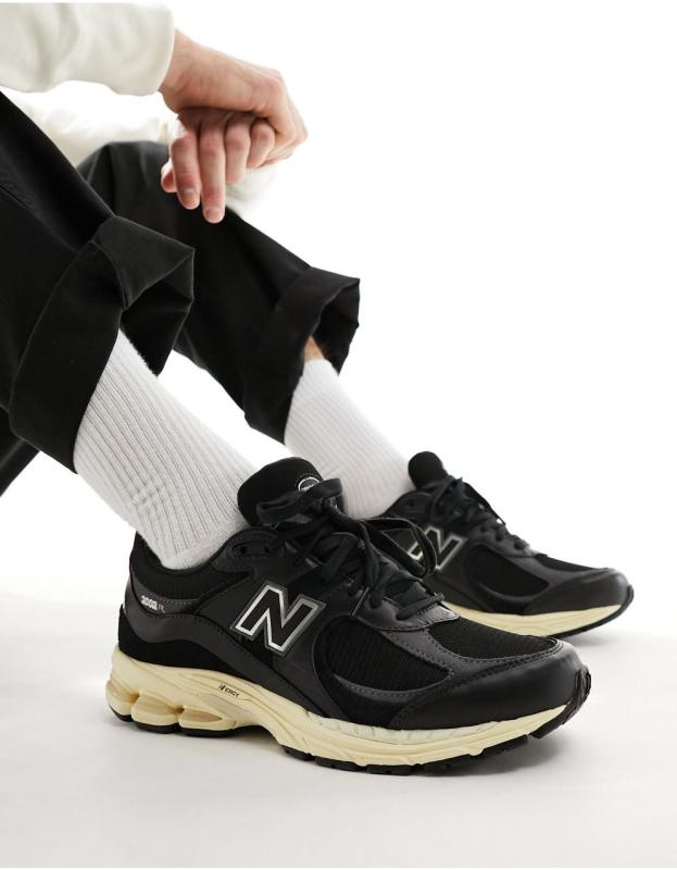 New Balance ニューバランス 2002 レザー・トレーナー（ブラック をオンライン購入 ASOS 日本公式サイト