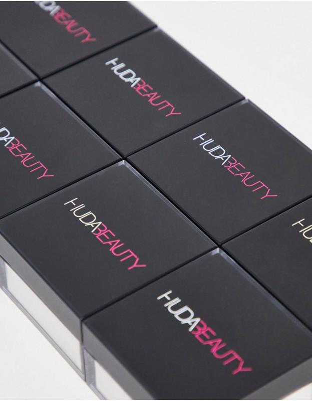 HUDA BEAUTY セッティングパウダー　バナナブレッド EB-LOOSE-REBRAND-PACKSHOT-