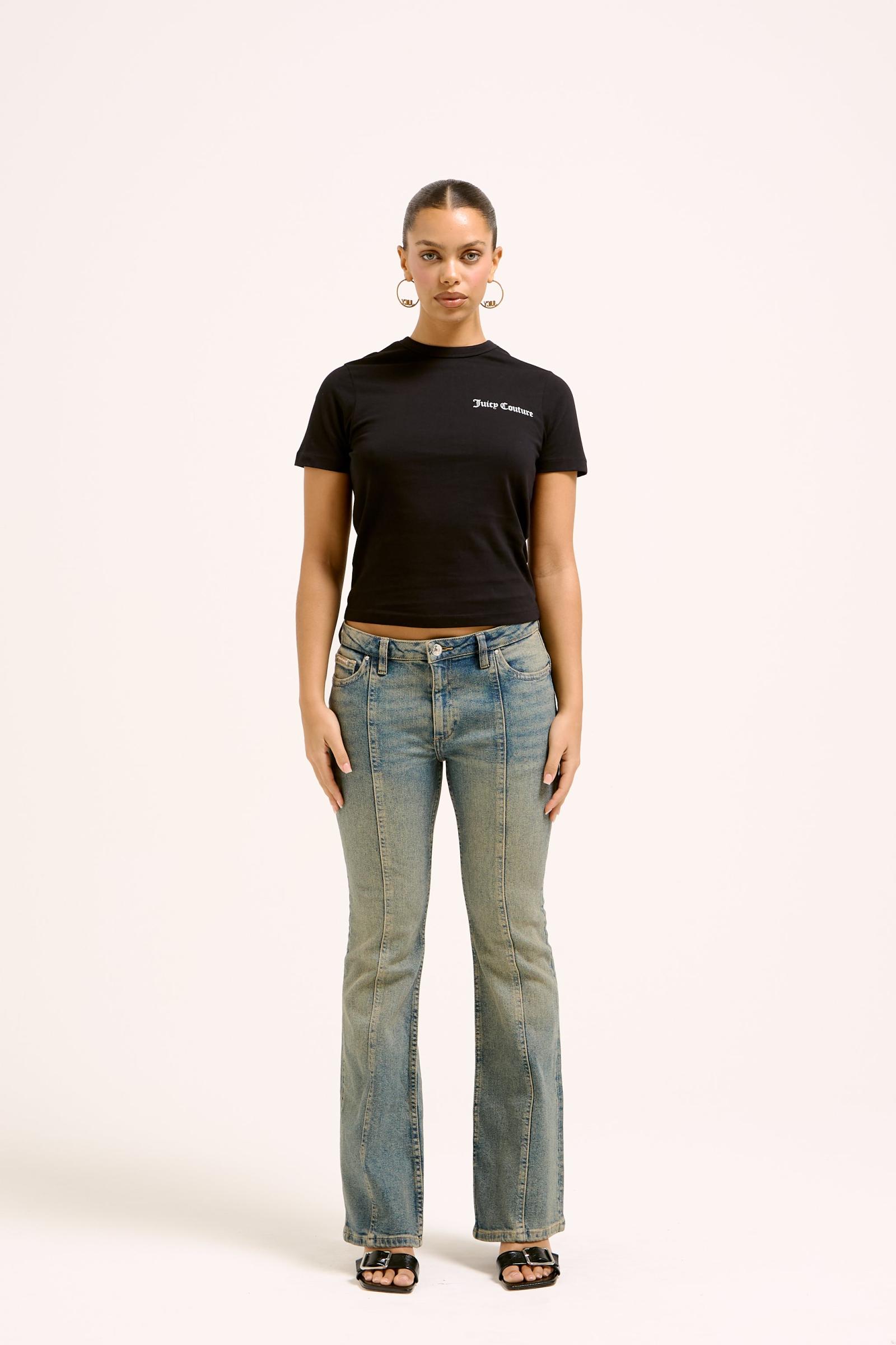 JUICY COUTURE 関税込 ディアマンテ クロス ジーンズ Schlagjeans Aus Heller Denim-waschung Mit Kreuz-detail