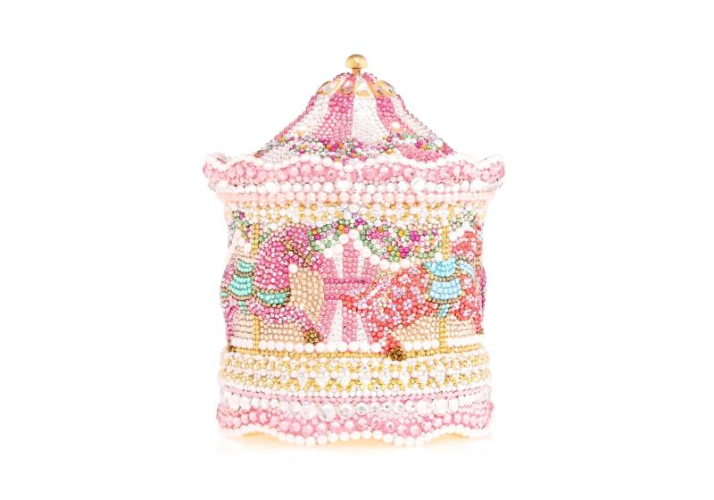 ジュディスリーバー　JUDITH LEIBER✨パーティバッグ　チェーン 宝飾品のようなクラッチバッグ 「ジュディス・リーバー」の魅力