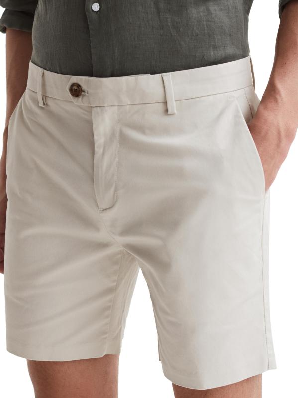 #4: شورت ويكيت من القطن القابل للتمدد - أبيض طباشيري