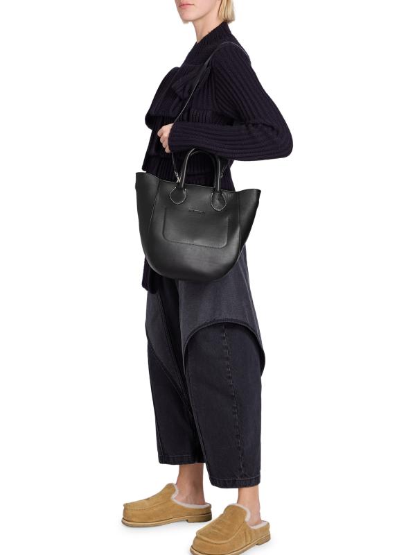 【定番】JW Anderson スモール ナイロン トート バッグ ブラック JW Anderson ロゴ ハンドバッグ | ブラック | FARFETCH JP