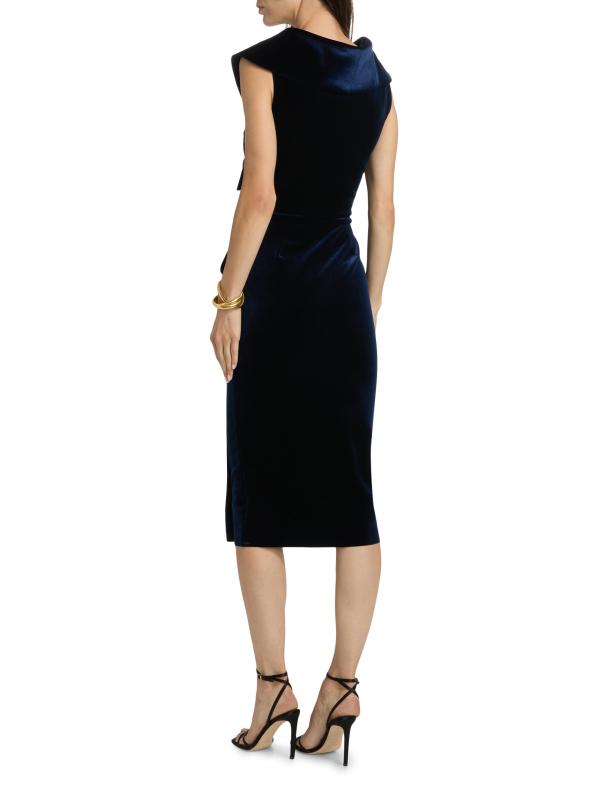 #4: فستان كوكتيل من المخمل المشدود من Fit - نوتة زرقاء