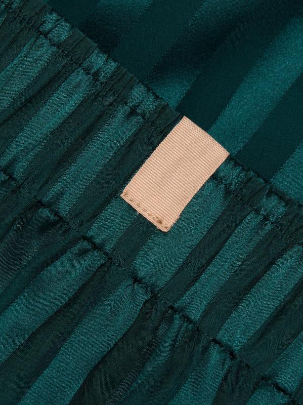 #6: بيجامة قصيرة من الجاكار الحريري المقلّم - جاكار السرو الداكن