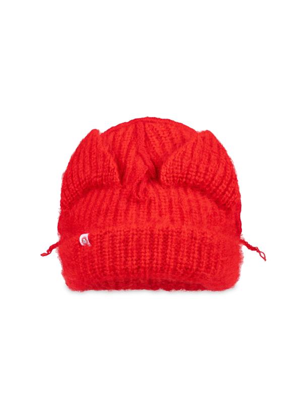 قبعة صغيرة مكتنزة على شكل آذان