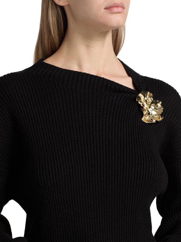 #5: سترة Westie محبوكة بتفاصيل الأزهار - أسود