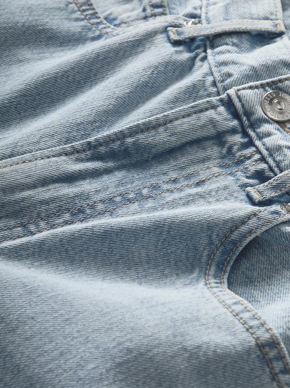 #5: بنطال جينز قصير بأكمام واسعة من تايلور - حجر شاحب