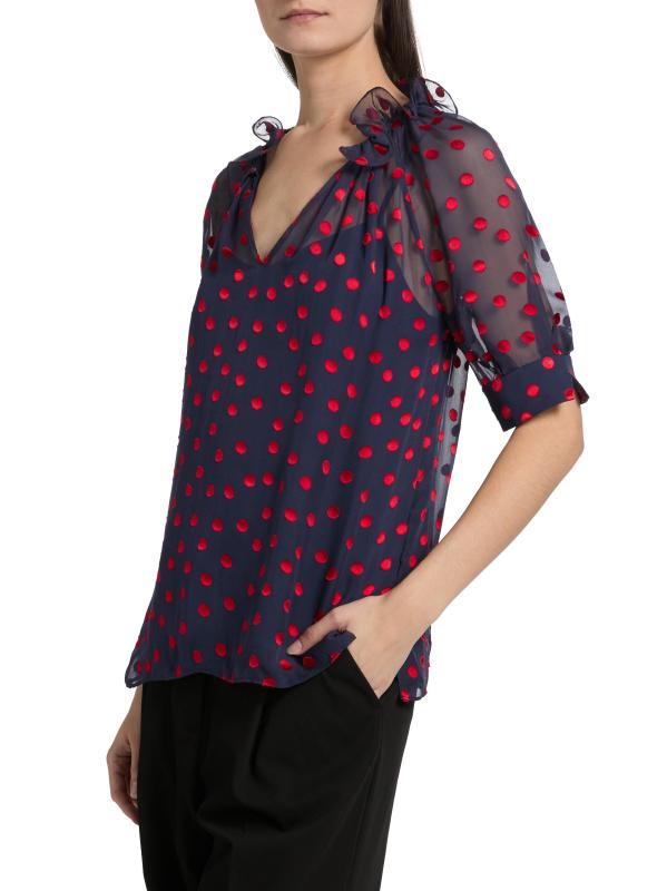 #3: بلوزة جوزي بولكا دوت من الحرير - أحمر داكن لامع