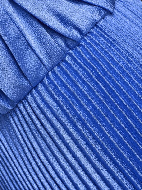 #6: فستان آنا المطروق من الساتان - أزرق جليدي