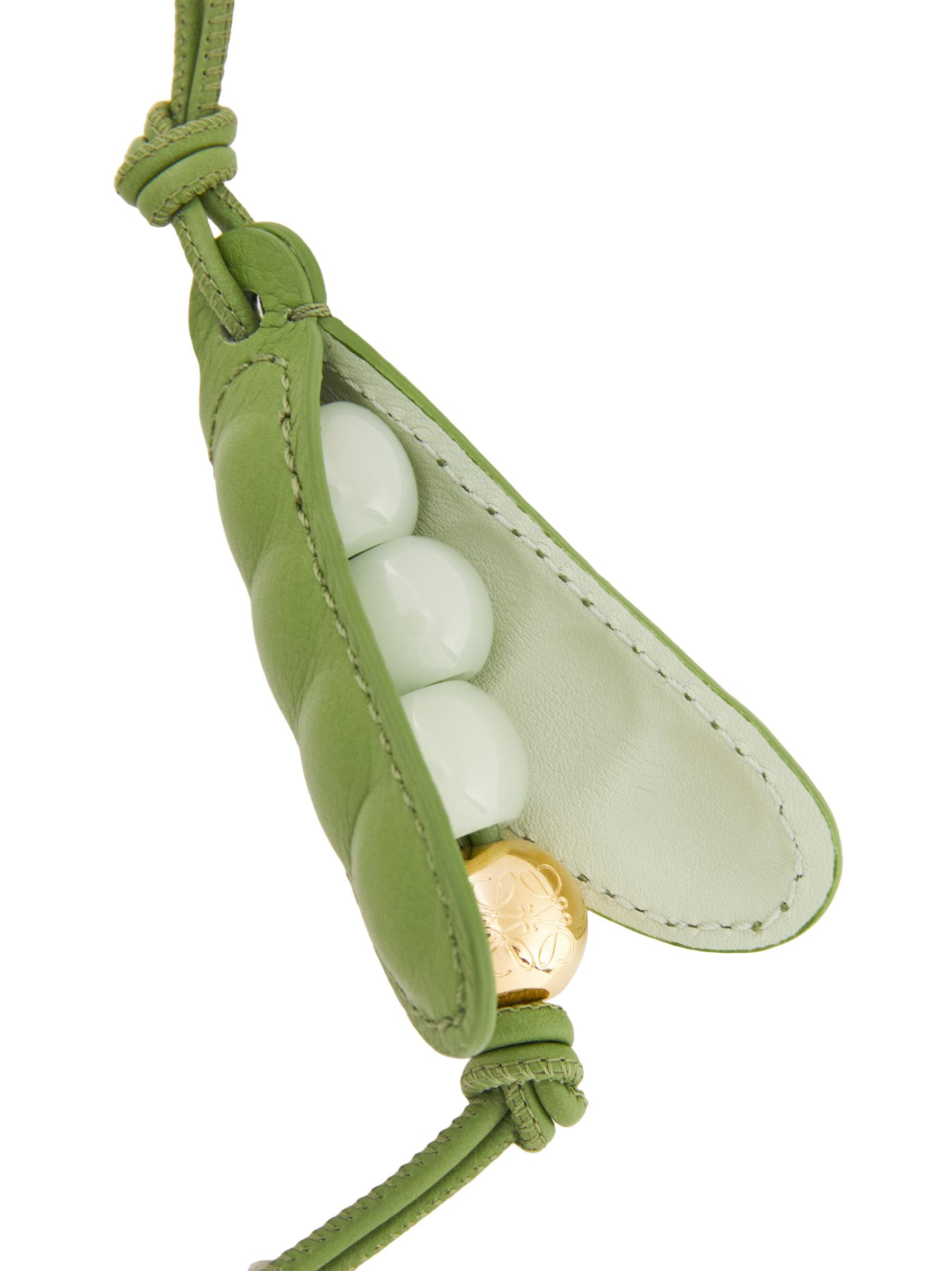 LOEWE Pea Pod ロエベ　ピーポッド　チャーム 完売品 美品 LOEWE ロエベ チャーム/PEA POD CHARM レディース | レディース