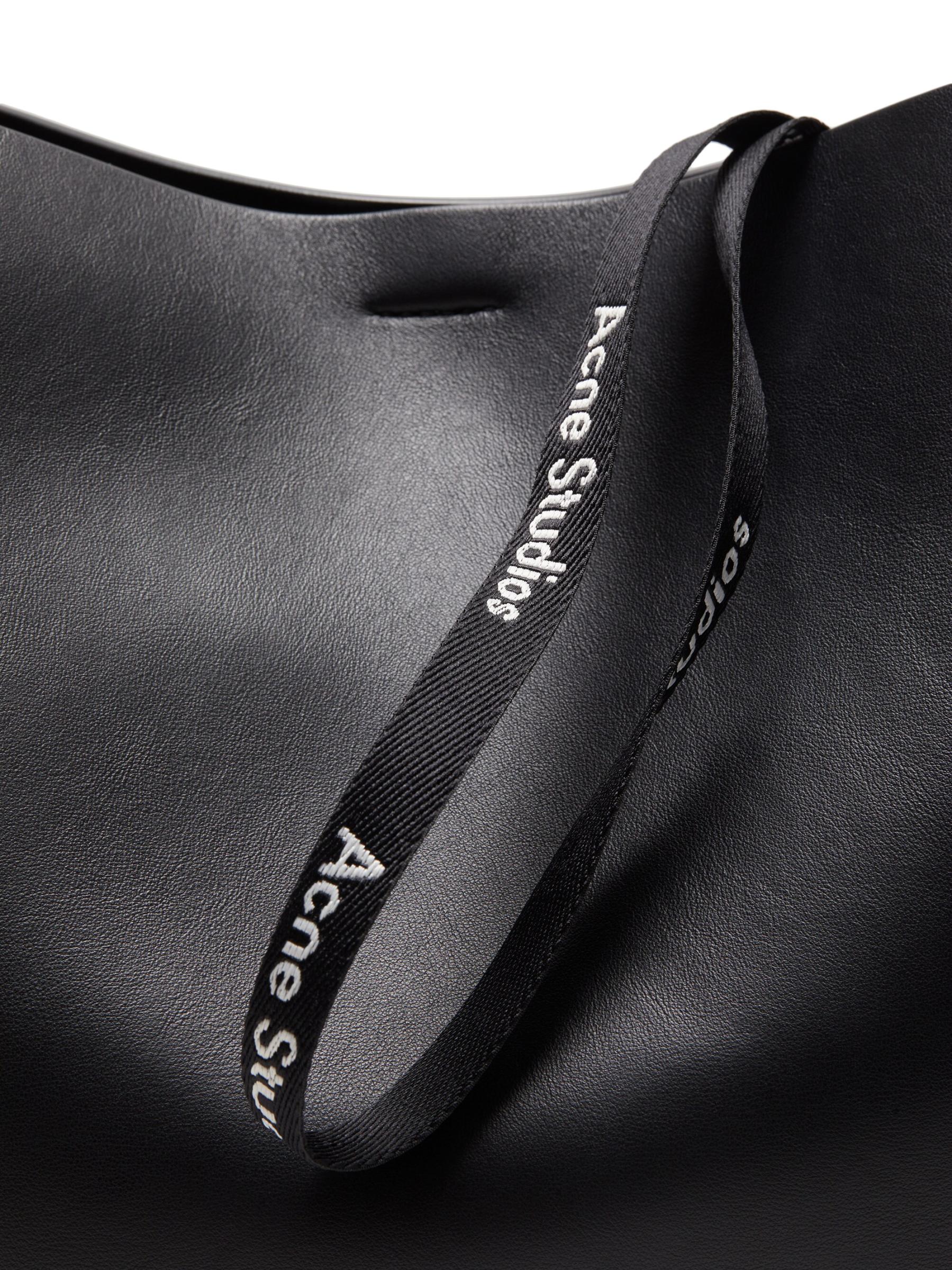 Acne Studios - むすびミディショルダーバッグ をオンライン購入