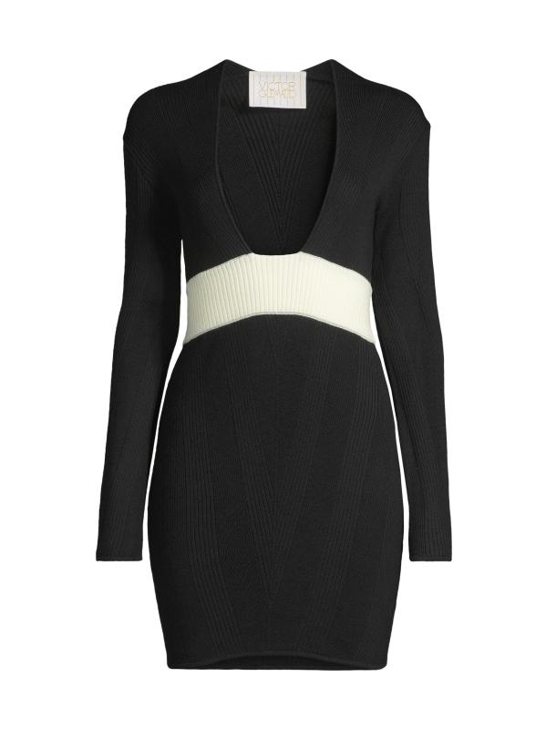 فستان قصير محبوك برقبة على شكل حرف U