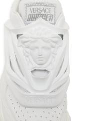 VERSACE メデューサ レザー スニーカー Versace - メデューサ レザー ロートップ スニーカー を