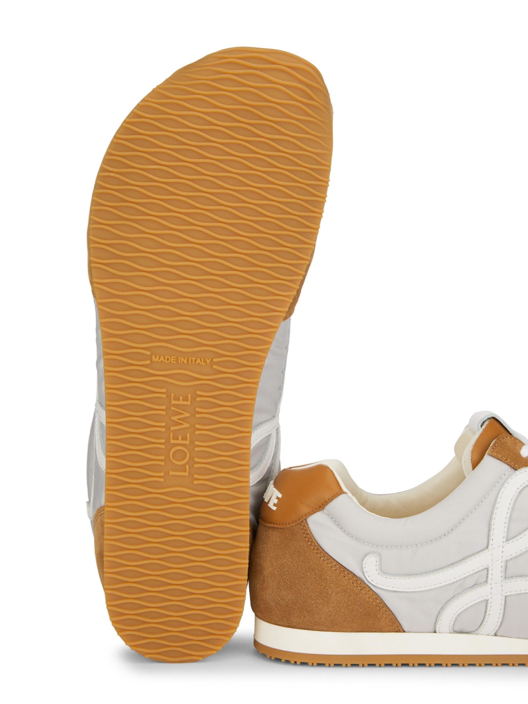 Loewe - バレエランナー2.0スニーカー をオンライン購入 | Saks