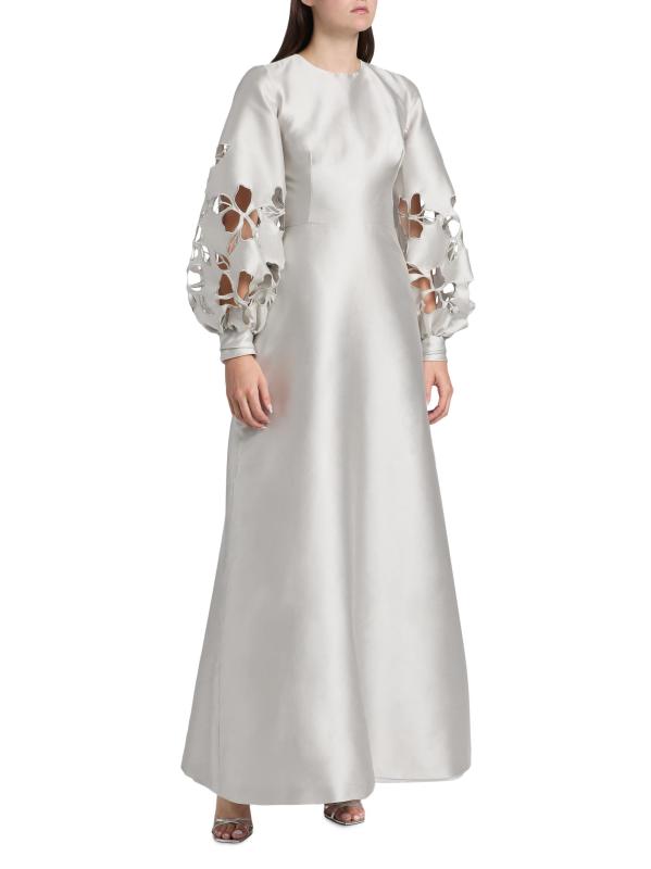 #3: فستان ساتان بأكمام مطرزة بالزهور - فضة