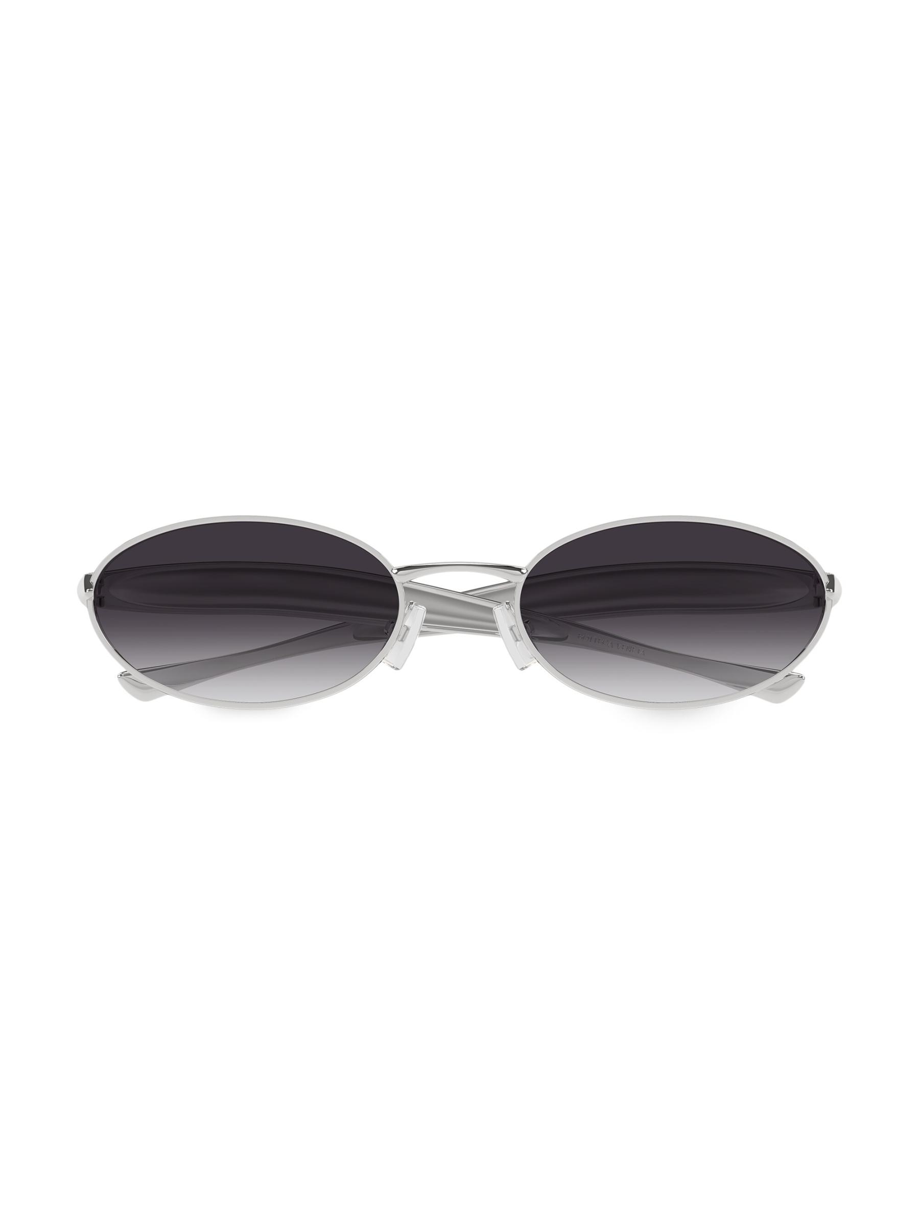Bottega Veneta直営店 イワシ オーバル サングラス Bottega Veneta - イワシ 57MM オーバル・サングラス を