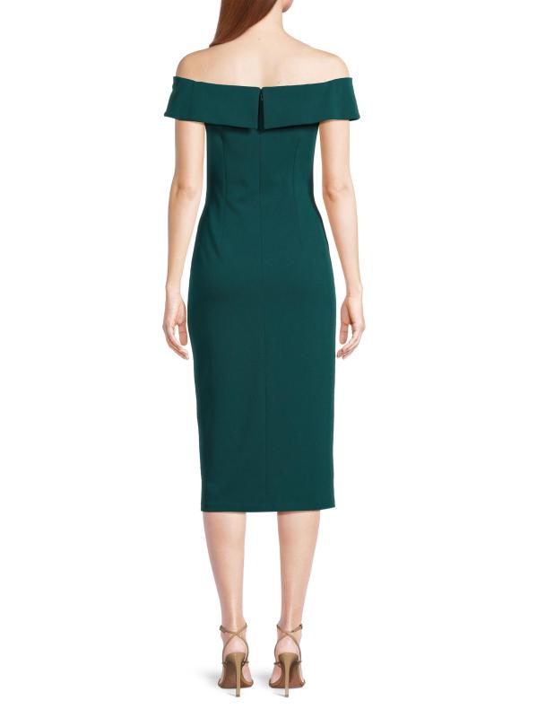 #4: فستان كوكتيل مكشوف الكتفين مزين بالأزهار - جوهرة خضراء