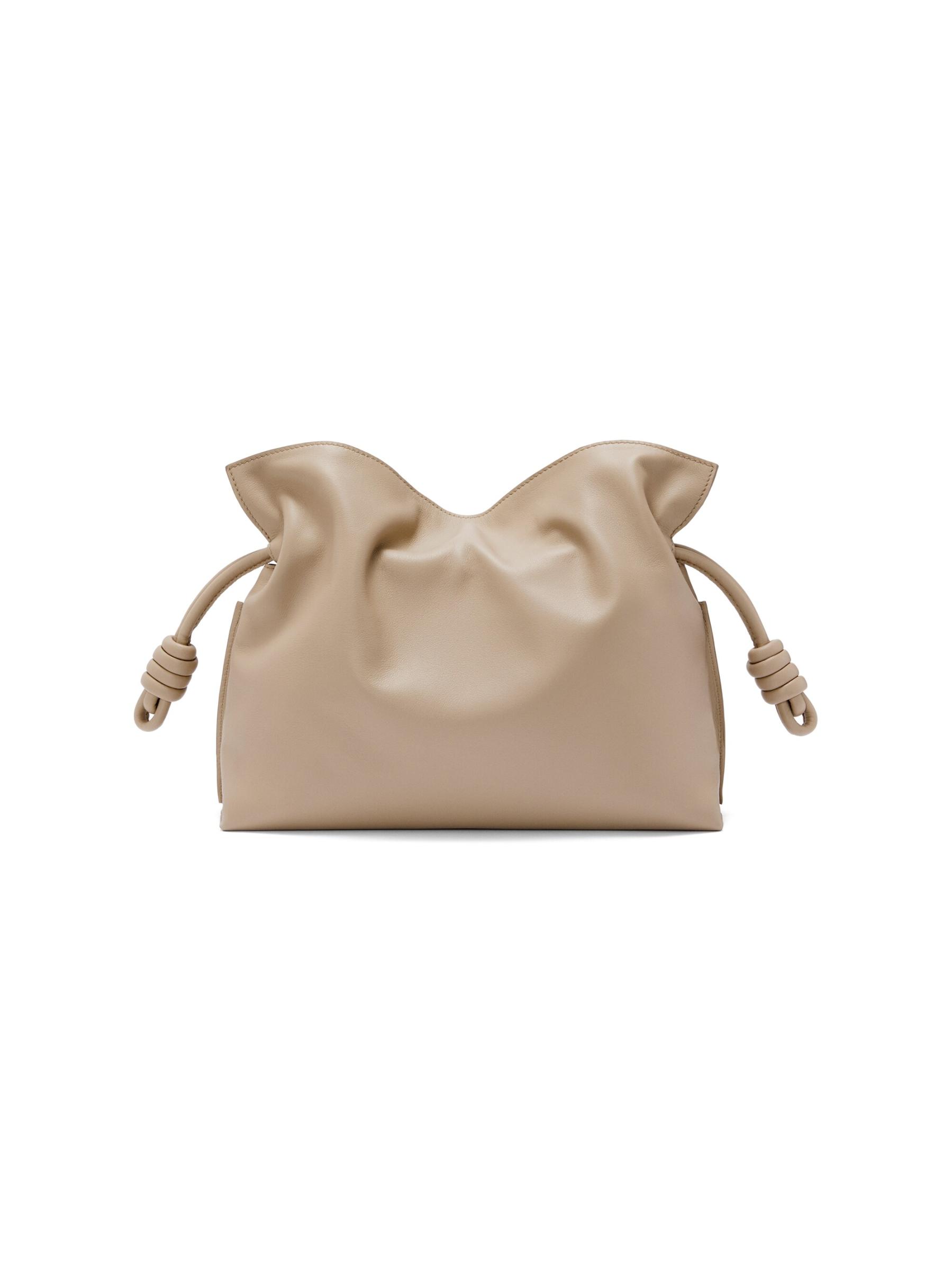 LOEWE フラメンコ模様 ロエベの名作「フラメンコ」バッグから新型が登場。ストラップ