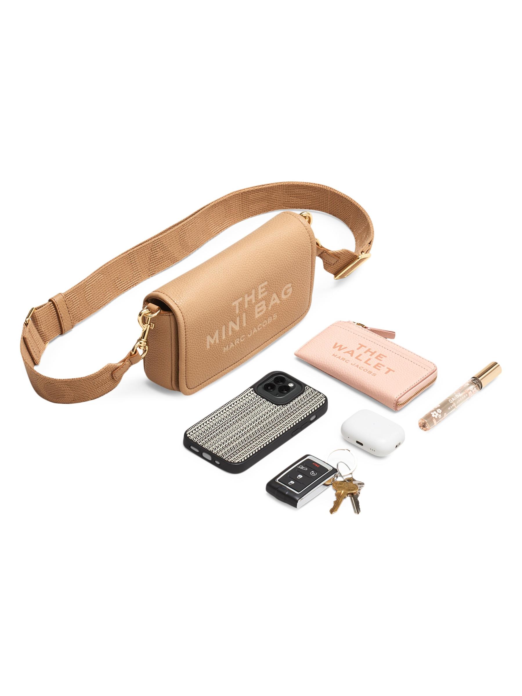人気！MARC JACOBS ブラウン 'The Leather Mini' バッグ THE LEATHER MINI BAG/ザ レザー ミニ バッグ（財布）｜MARC