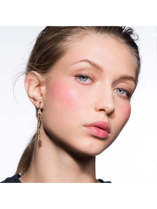 #3: بودرة خدود تدوم طويلاً من كوتور كولور - 27 جرعة