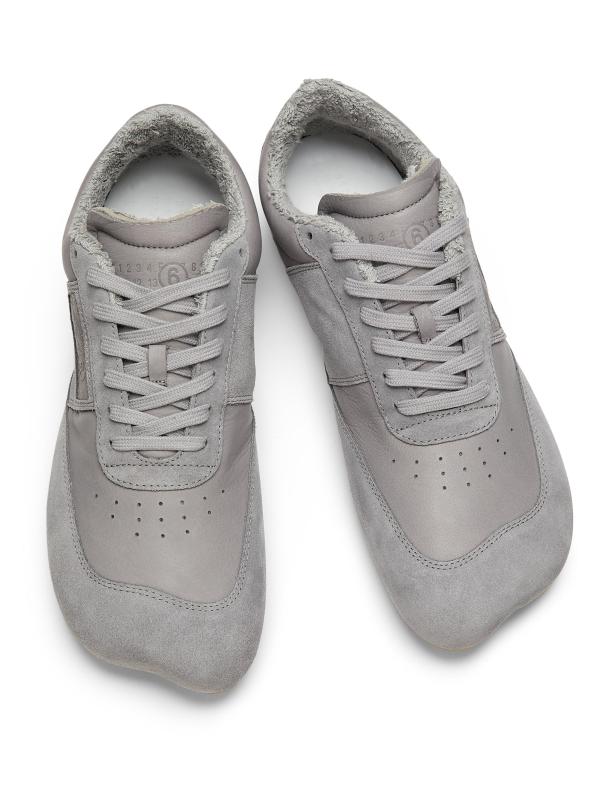 #4: حذاء رياضي من الجلد برقبة قصيرة - مخرمة فضية