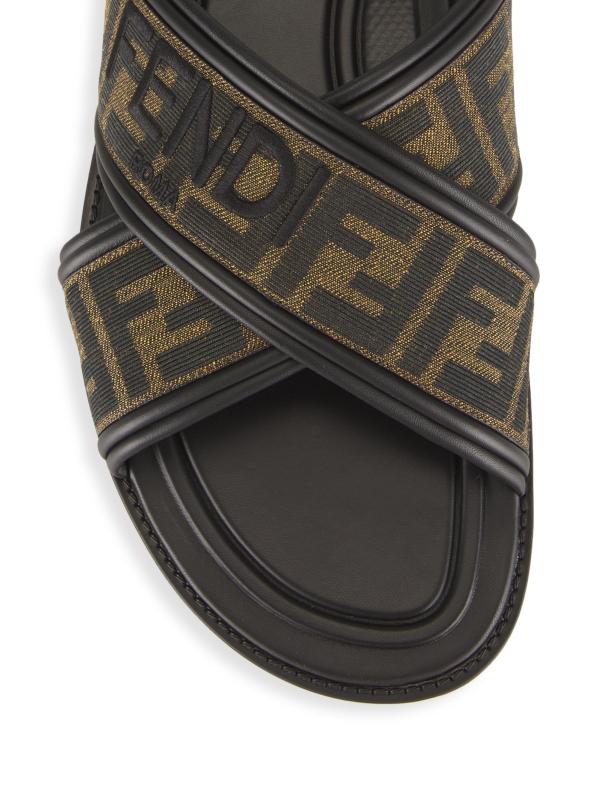 #4: صندل بشعار FF بحزام متقاطع - التبغ الأسود