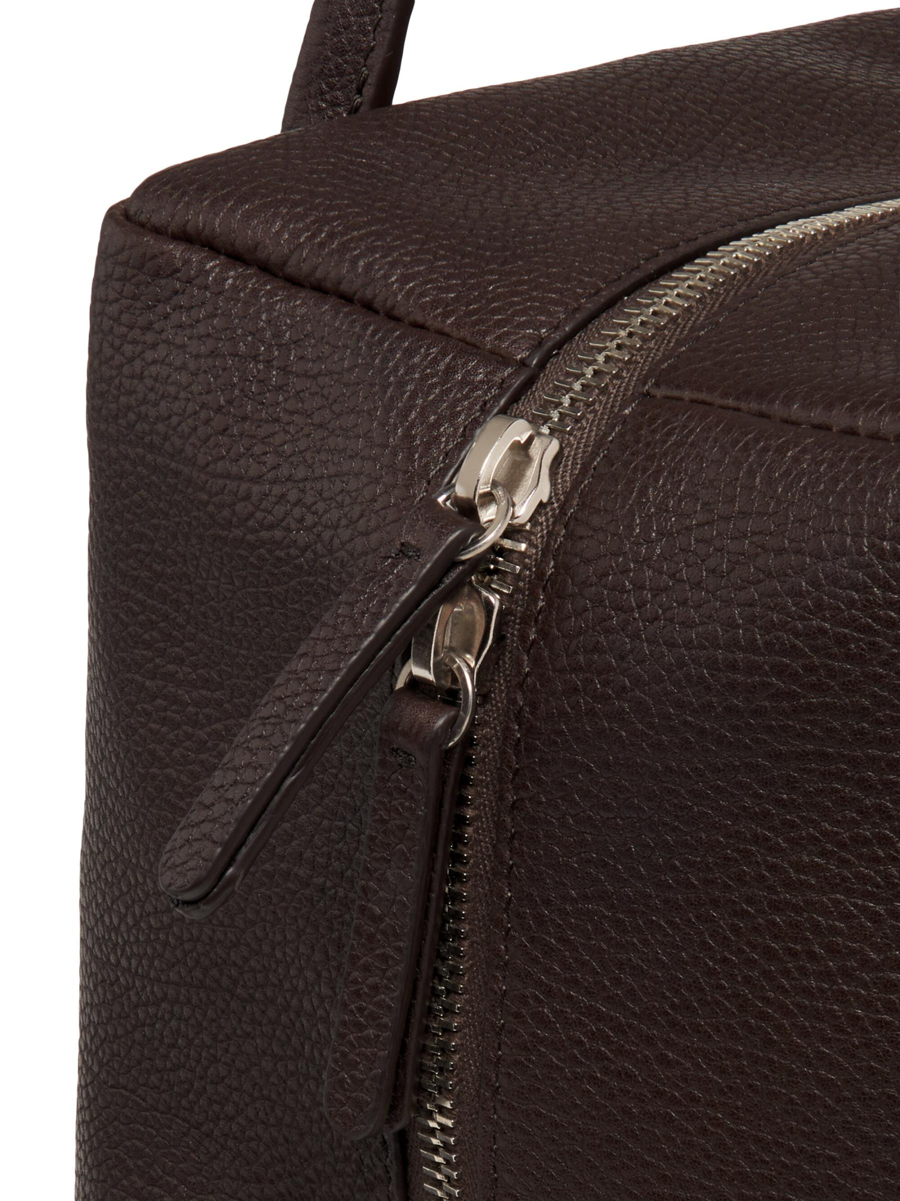 【THE ROW】 Henri レザー ショルダーバッグ ブラック 0400022516768?wid=600&hei=800&