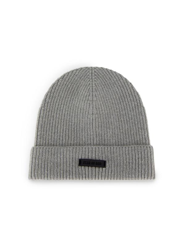 قبعة من الصوف المحبوك