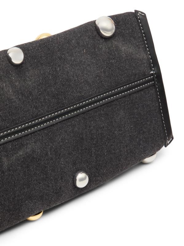 #6: حقيبة دنيم مزيّنة بقبة من ميني ماركت - أسود