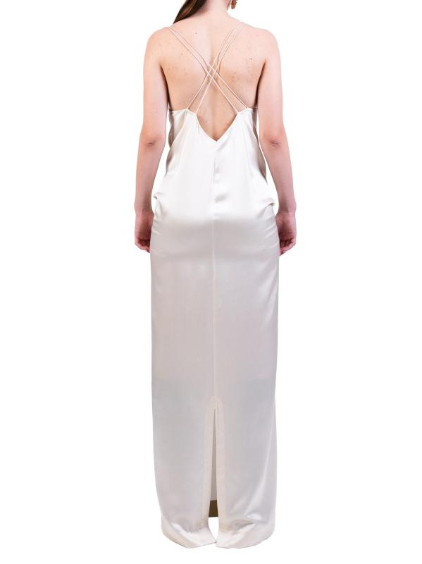 #4: فستان ماكسي من الحرير المطرّز - بيج