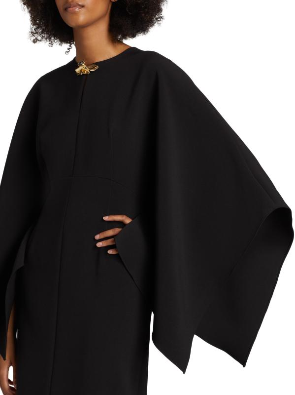 #5: فستان من الكريب مزيّن بالبروش - أسود