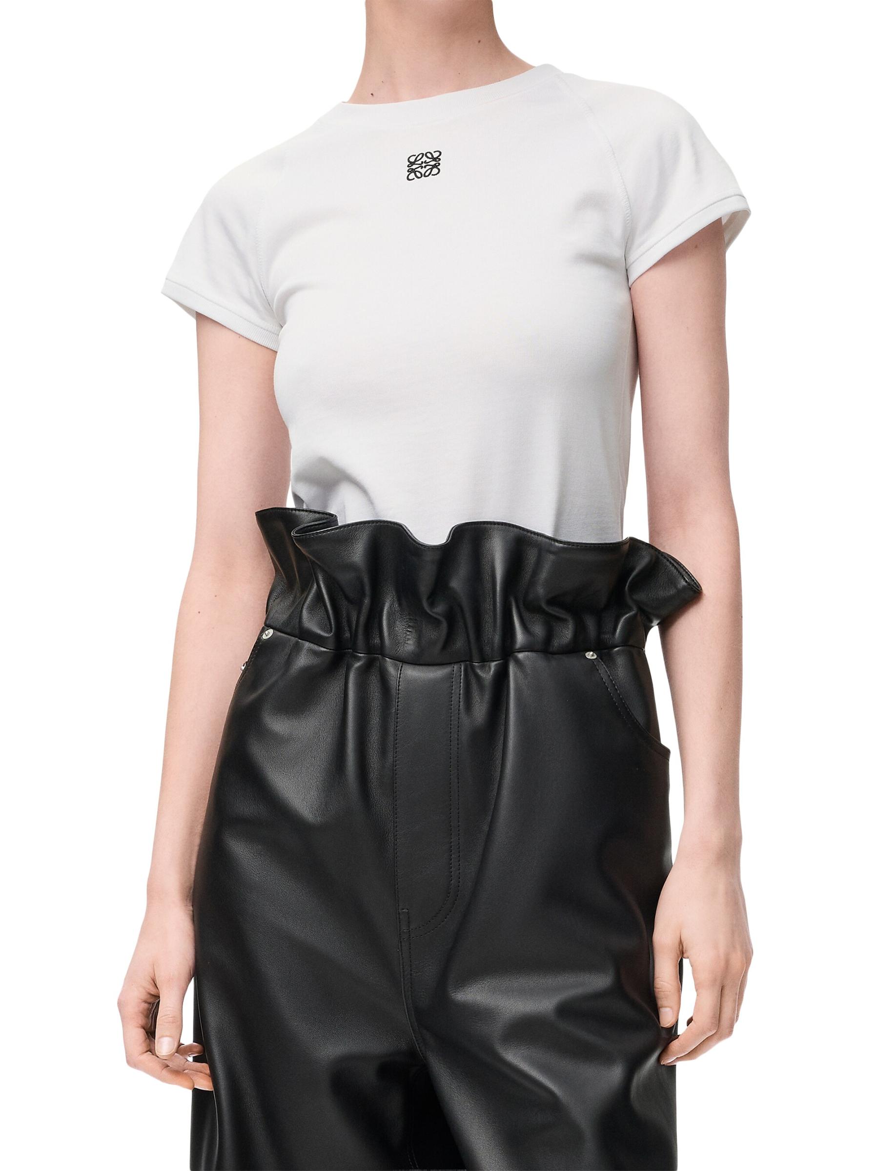 LOEWE◆ロエベ ロゴ スモールフィット Tシャツ スモールフィット Tシャツ（コットンブレンド） ブラック - LOEWE