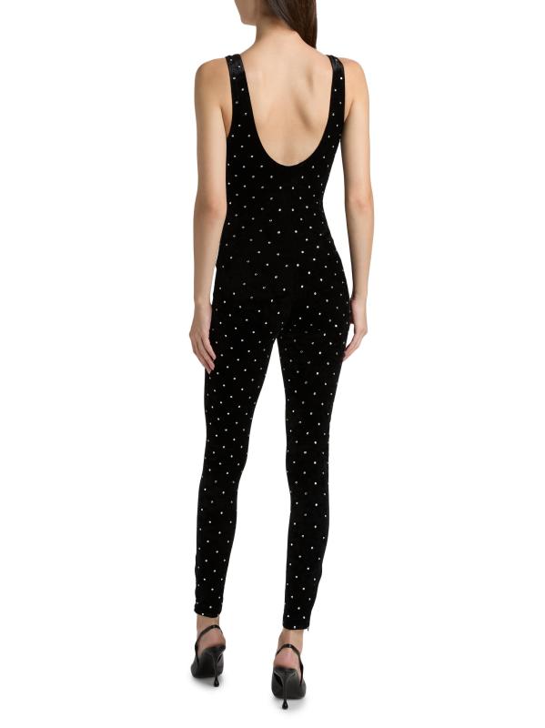 #4: بدلة أتريا مزيّنة بأحجار الراين - أسود+فضي