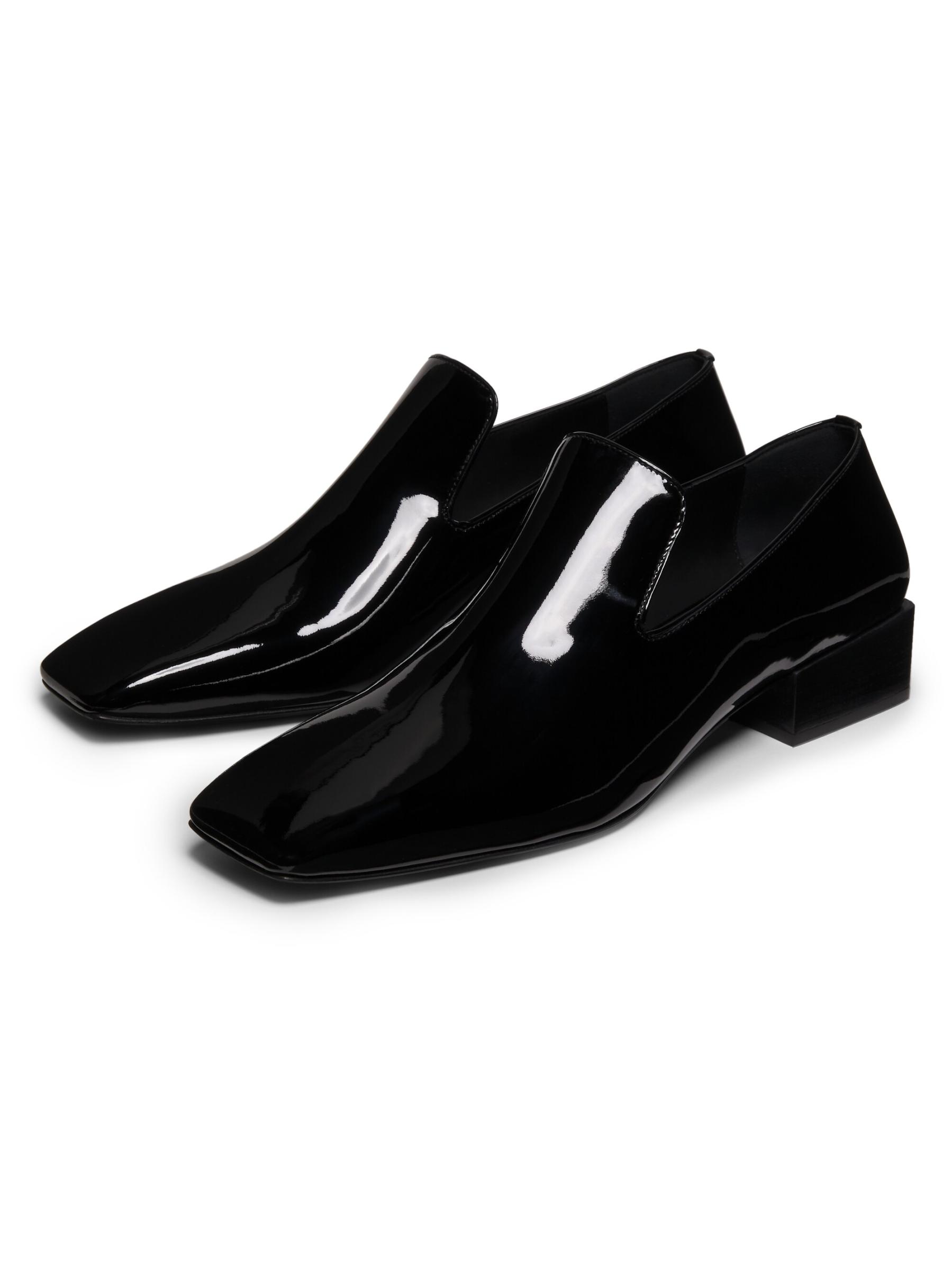 Ferragamo - カルメリータ・パテントレザー・ローファー を