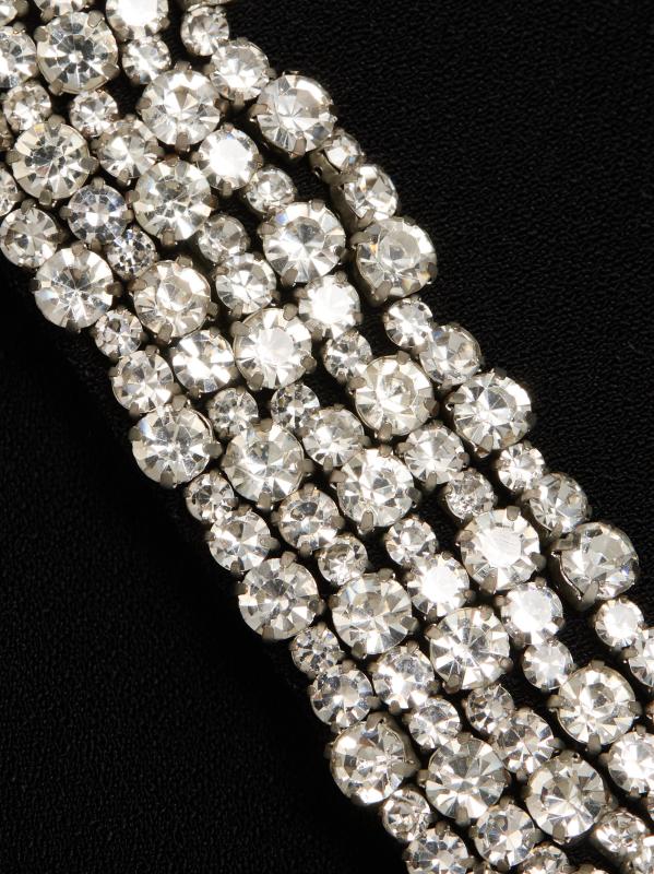 #6: تنورة قصيرة مزينة بأحجار الراين من روبي - أسود