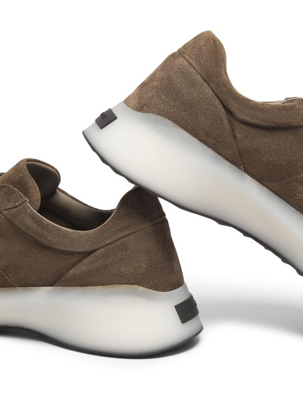 #3: حذاء رياضي فينتاج رانر برقبة منخفضة - صفصاف