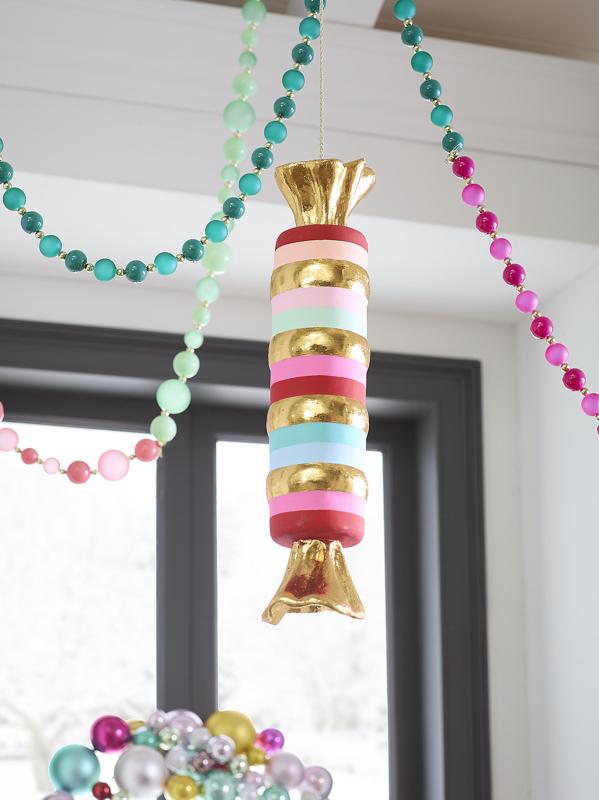 شاشة مُعلّقة مُخططة